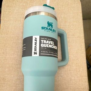 Stanley 40oz. Quencher Tumbler Seafoam Green NWT